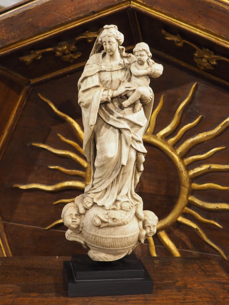 18th Century French Oak Sculpture of Madonna and Child - Image 4