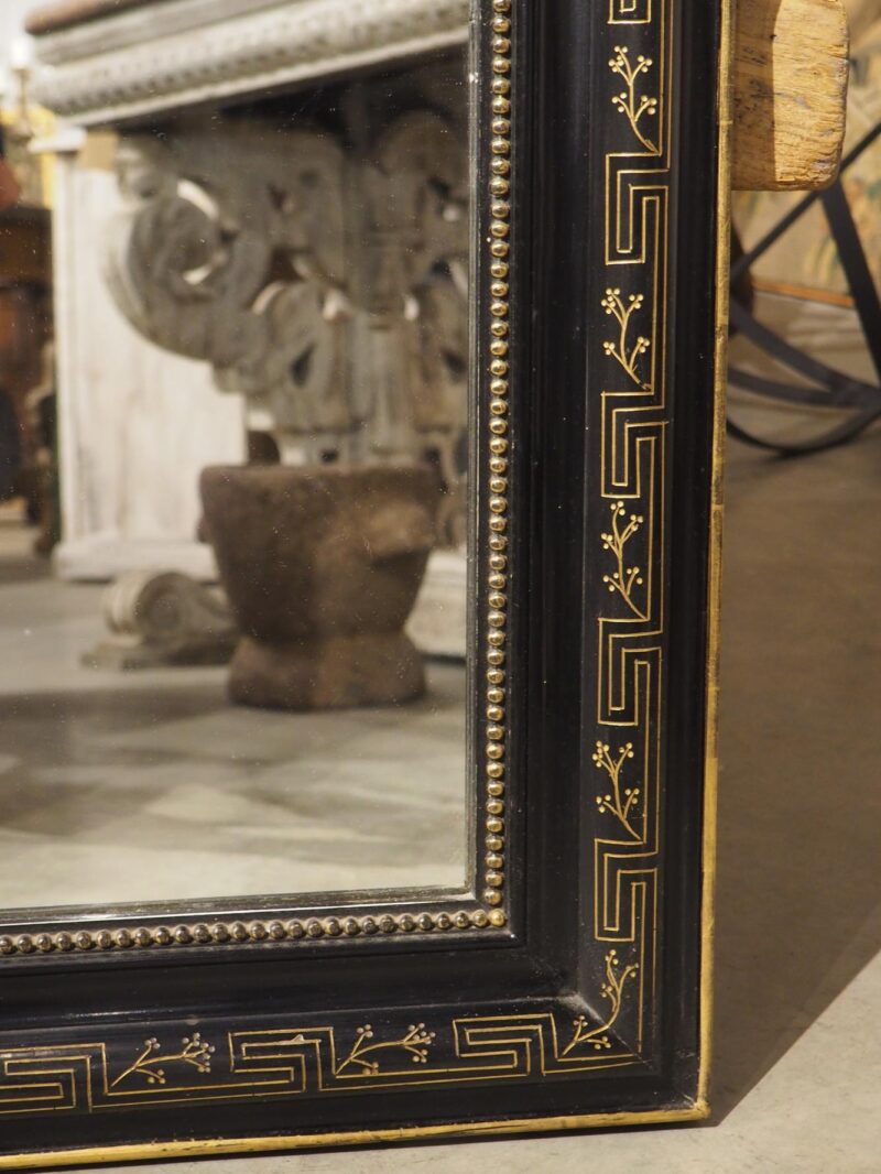 19th Century French Napoleon III Style Black and Gold Mirror with Crest - Image 9