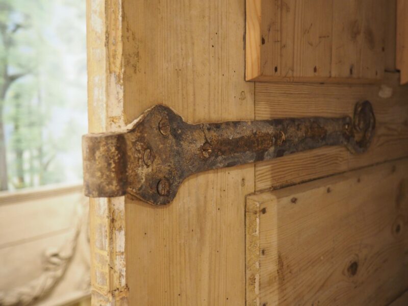 Pair of Large 19th Century French Gothic Style Doors in Carved Pine - Image 3