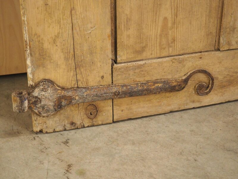 Pair of Large 19th Century French Gothic Style Doors in Carved Pine - Image 20