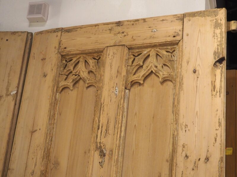 Pair of Large 19th Century French Gothic Style Doors in Carved Pine - Image 4