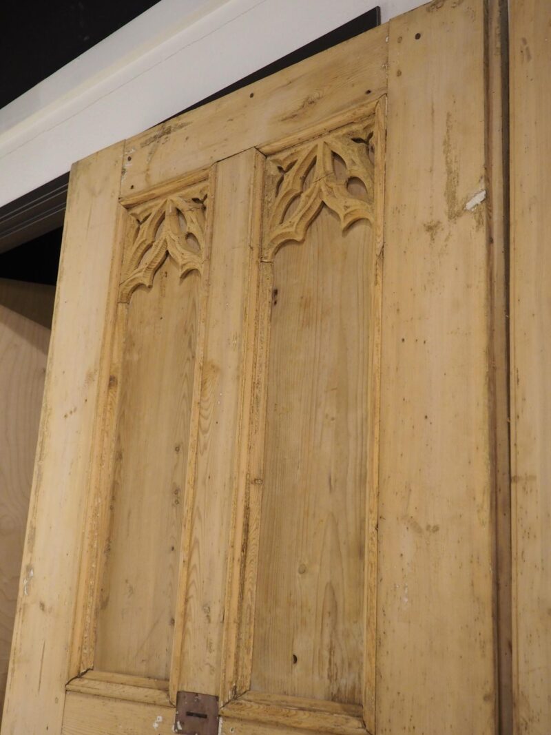 Pair of Large 19th Century French Gothic Style Doors in Carved Pine - Image 5