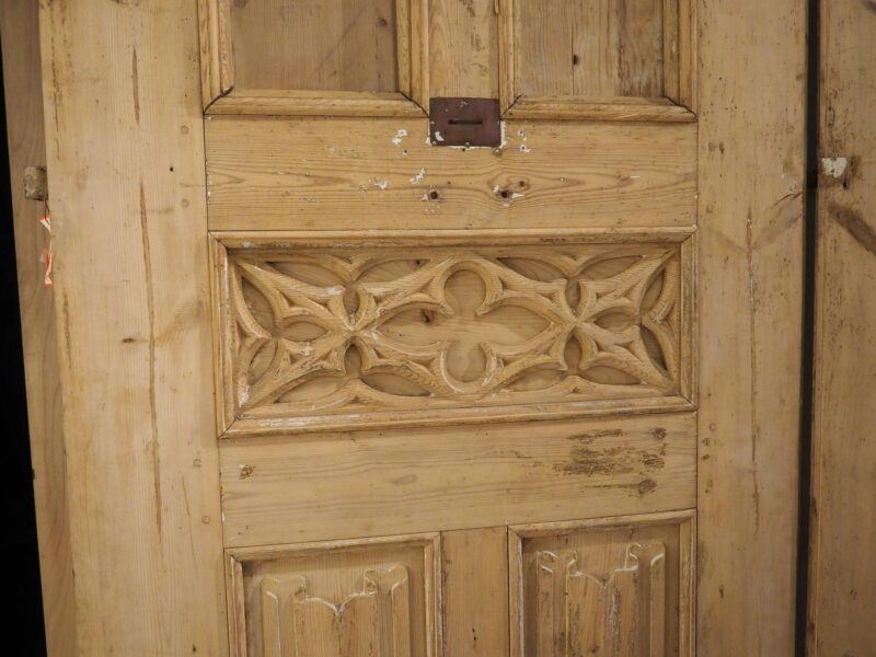 Pair of Large 19th Century French Gothic Style Doors in Carved Pine - Image 6