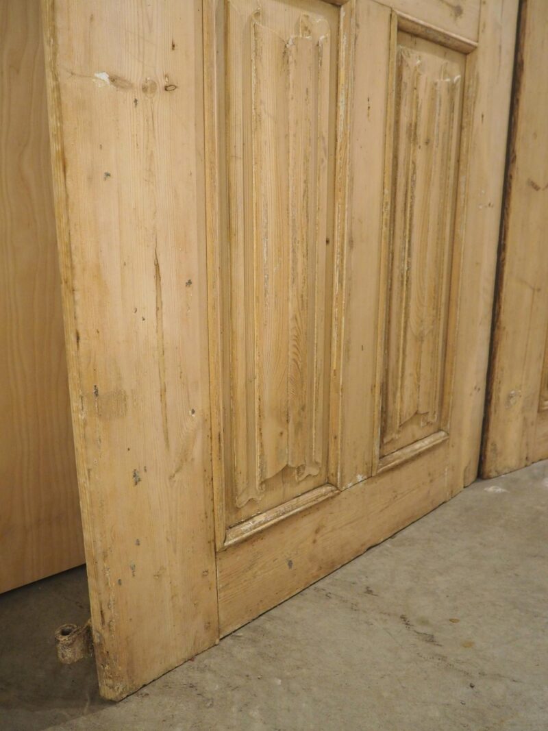 Pair of Large 19th Century French Gothic Style Doors in Carved Pine - Image 7