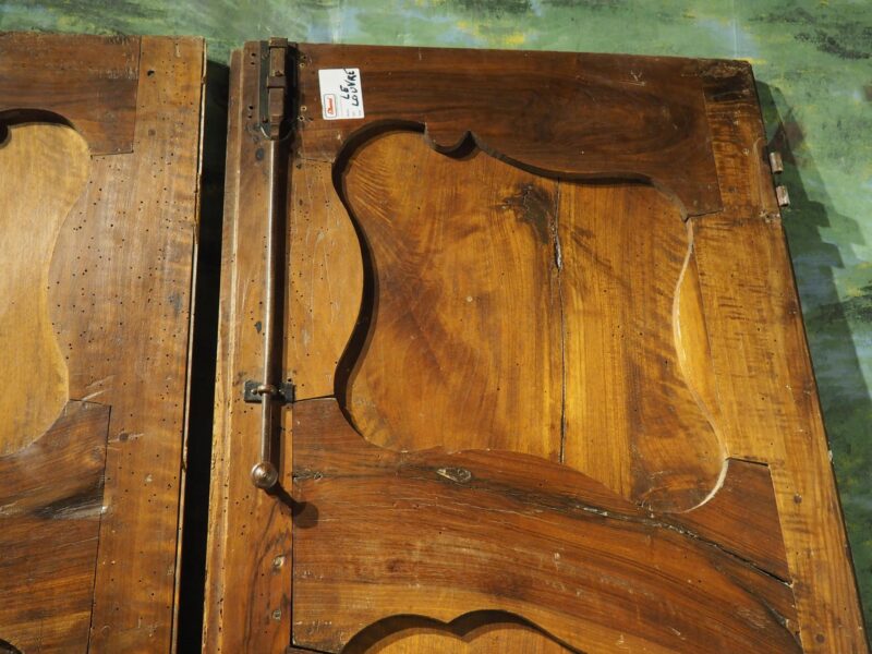 Pair of Tall 18th Century Walnut Interior Doors from Aix-en-Provence, France - Image 3