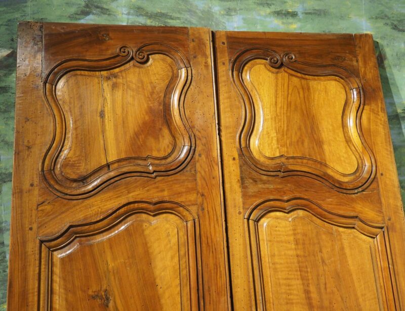 Pair of Tall 18th Century Walnut Interior Doors from Aix-en-Provence, France - Image 6