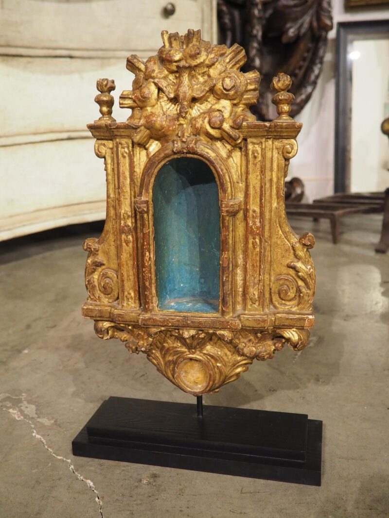 Small and Unique 18th Century Italian Giltwood Altar Niche on Stand - Image 10