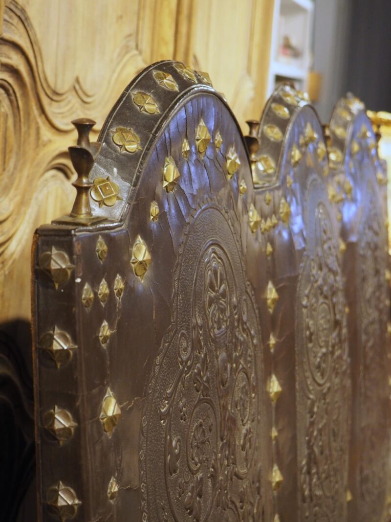 Antique Spanish Walnut and Embossed Leather Bench with Rams’ Heads, 19th Century - Image 14