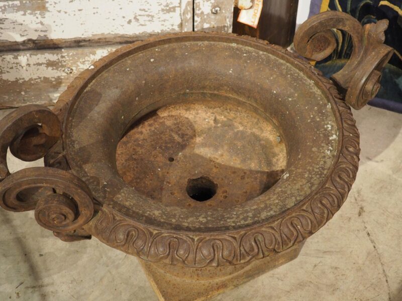 Pair of Circa 1850 Napoleon III Cast Iron Vases from Le Jura, France - Image 8