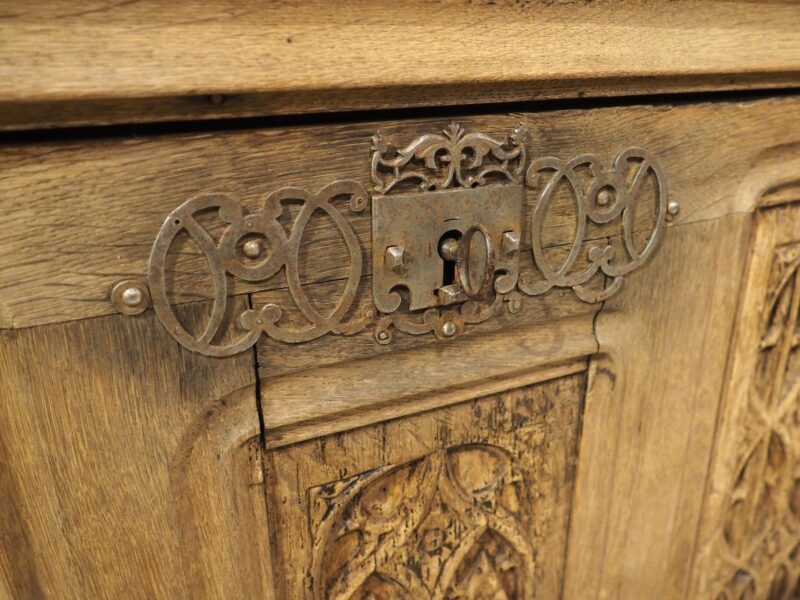 19th Century French Caved Oak Corner Cabinet Vitrine with Period Gothic Panels - Image 17