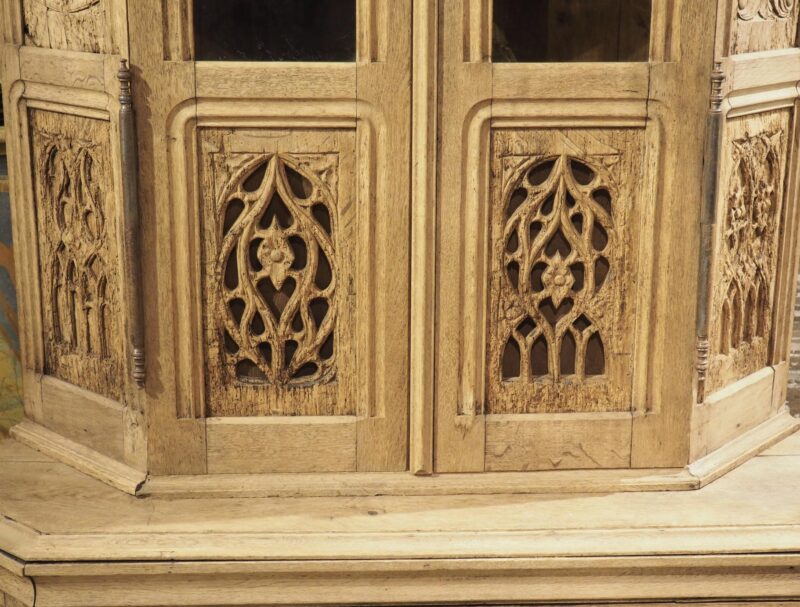 19th Century French Caved Oak Corner Cabinet Vitrine with Period Gothic Panels - Image 6