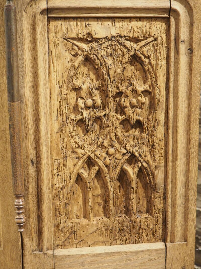 19th Century French Caved Oak Corner Cabinet Vitrine with Period Gothic Panels - Image 9