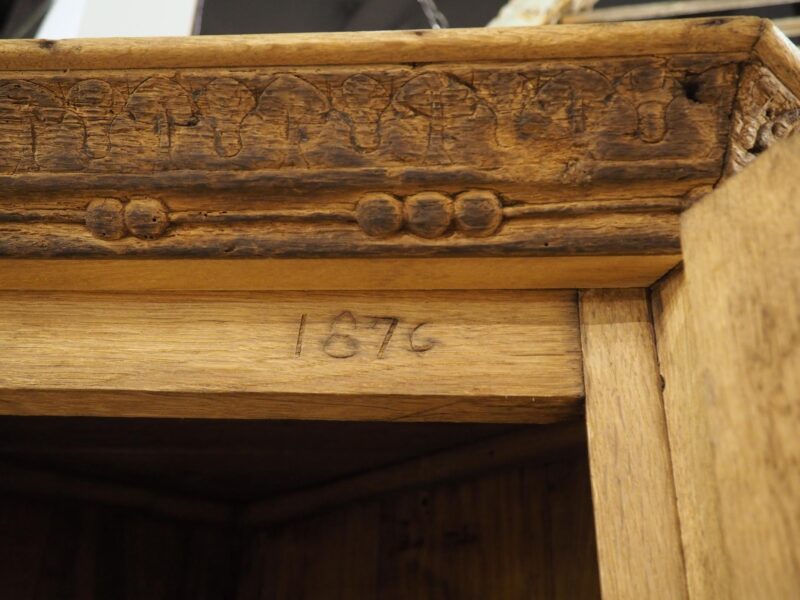 19th Century French Caved Oak Corner Cabinet Vitrine with Period Gothic Panels - Image 2