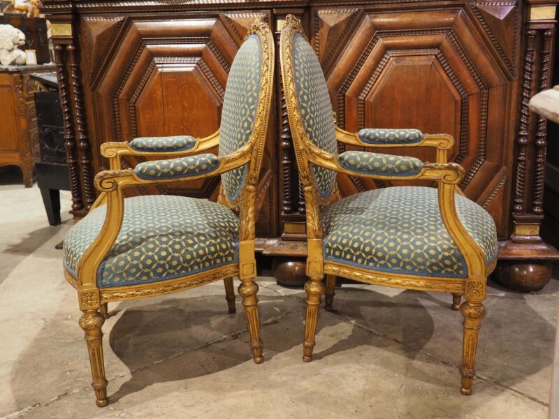 Pair of 19th Century French Giltwood Louis XVI Style Médaillon Armchairs - Image 19