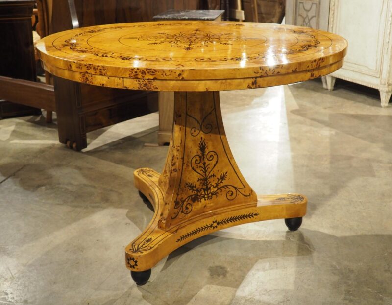 A 20th Century French Charles X Style Center Table with Marquetry Decor - Image 7