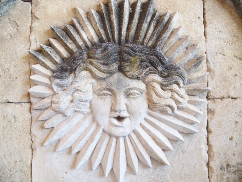 Beautifully Carved French Sunburst Wall Fountain in Aged Limestone - Image 12