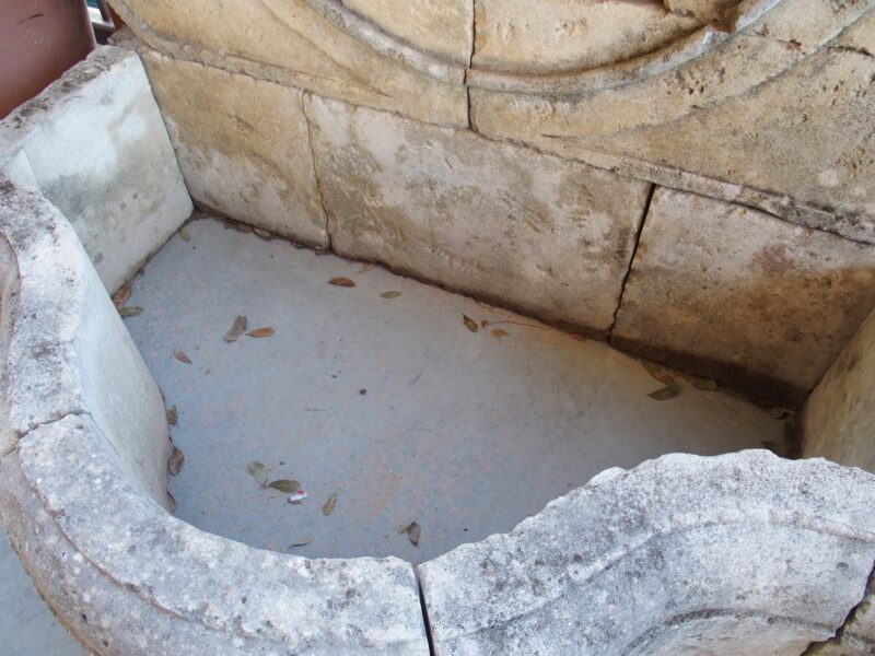 Beautifully Carved French Sunburst Wall Fountain in Aged Limestone - Image 9